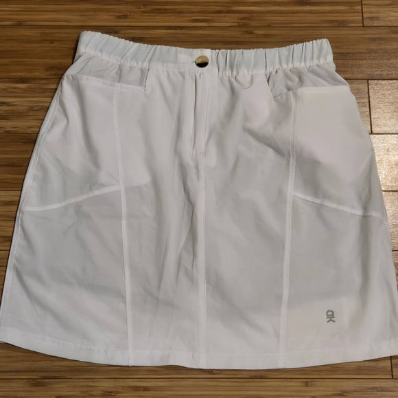 ❤️ Little Donkey Andy Athletic Skirt - Picture 1 of 6